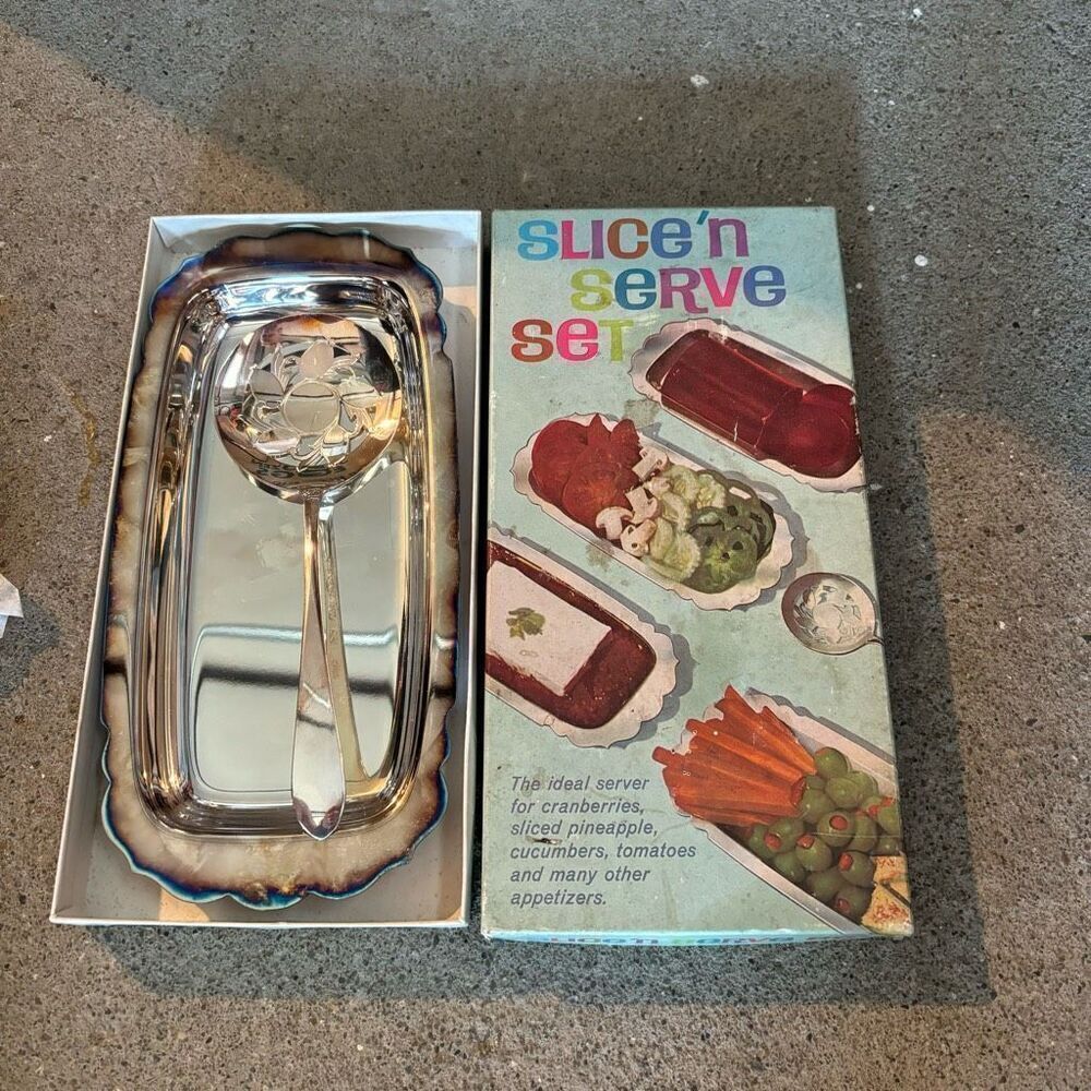 Wm. Rogers Silverplate Slice’N Serve Set